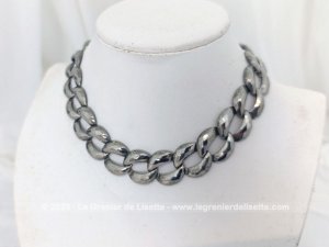 Original collier ras de cou forme maillons métal argenté