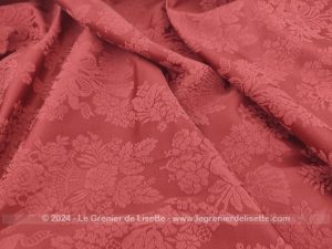 Coupon tissus ameublement  brocart texturé rouge uni