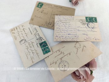 Voici 4 cartes postales anciennes de portraits de femmes sur papier glacé et colorisés posant dans des attitudes romantiques et languissantes, datant de 1907 à 1911.