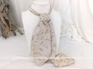 Cravate Ascot allure vintage acétate beige et sa pochette