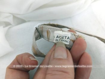 Cravate Ascot allure vintage acétate beige et sa pochette – Image 4