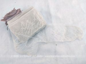 Ancien coupon dentelle tulle écru dessins géométriques