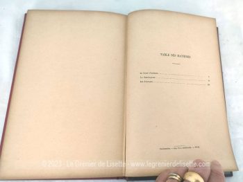 Avec une tranche dorée à l'or fin, voici un beau livre de la Bibliothèque des Ecoles et des Familles édité en 1898, écrit par Louise Mussat avec 3 romans, Le Champ d'Honneur, La Bien-Acquise et Les Fanfare, le tout sur 189 pages et illustré par 15 gravures.