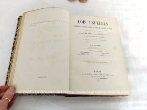 Livre ancien « Lois Usuelles » daté de 1879