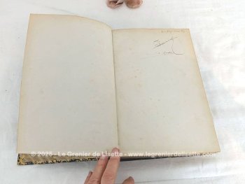 Vieux de plus 146 ans, voici le livre daté de 1879  au titre de 