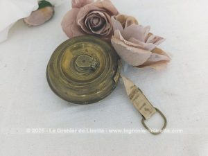 Ancien mètre ruban 5 mètres en laiton