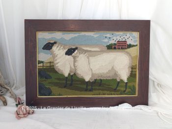 Sur 62.5 x 44.5 cm, voici un cadre en bois de 6 cm de large, mettant un valeur un canevas au motif exclusif de 