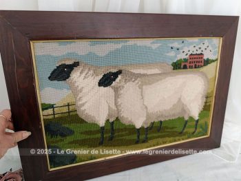 Cadre bois avec canevas moutons dans prairie – Image 2