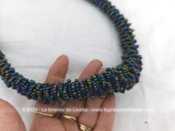Collier perles de rocaille tons irisés bleu – Image 2