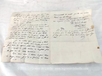 Agée de plus de 174 ans, voici une ancienne petite lettre pli datée du 3 mai 1851, expédiée de St Malo et adressée à ami, Notaire de Saint Servan.
