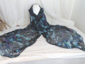 Grande étole voile bleu et impressions bleues style psychédéliques
