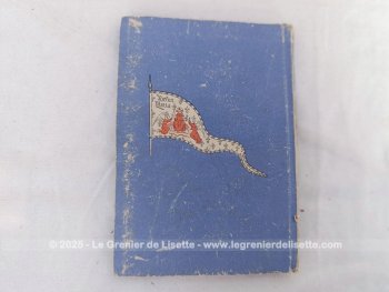 Ce petit livre signé René Jeanneret et illustré avec tendresse par Raymond Delamare, mêle récit historique et formation morale respire l’espérance d’un pays en reconstruction, porté par l’héroïsme d’une jeune fille devenue légende. Un émouvant hommage à Jeanne d’Arc.
