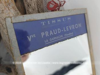 Datant du début des années 50, voici un miroir de 13 x 18 x 0.3 cm portant la publicité 