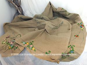 Nappe en lin naturel avec commencement de broderies