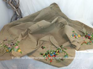 Nappe en lin naturel avec commencement de broderies