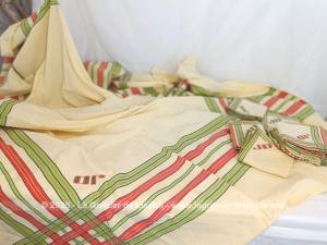 Belle nappe monogrammes brodés JD et ses 8 serviettes