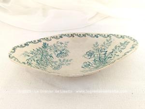 Voici un très ancien ravier aux décors fleuris couleur bleu canard avec le modèle Eglantine de L'Epargne Toulouse, modèle de la fin du XIX ou tout début XX°.