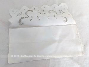 Ancien range-serviette superbes broderies ajourées