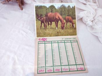 Almanach des PTT en carton souple pour l' année 1987 avec ses 8 feuillets complémentaires.