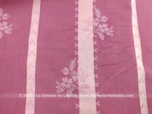 RESERVE – Coupon tissus ameublement brocart satiné fuchsia