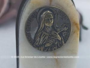 Petit oratoire vintage marbre veiné à poser Ste Thérèse de l’Enfant Jésus
