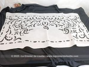 Ancienne superbe pièce fait main broderies ajourée