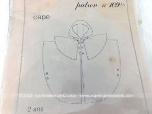 Authentique pochette « Ouvrages Petit Faune » Patron Cape Enfant années 80