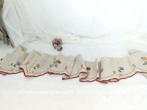 Tour de cheminée vintage fait main lin et broderies