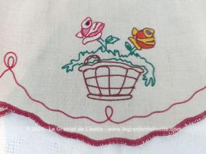 Tour de cheminée vintage fait main lin et broderies