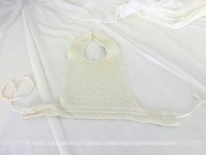 Ancien petit bavoir naissance fait main tricot et crochet