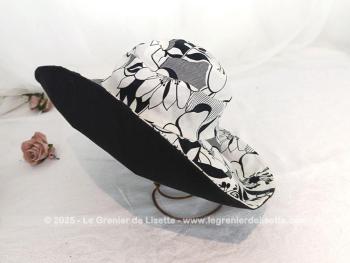 Vous rêviez d'avoir un chapeau comme dans un film des années 60/70 ? c'est celui là ! Avec son coté réversible, cette capeline est très élégante et estampillée Keyone. Amateurs de noir et blanc, vous serez conquis ! 