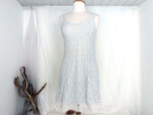 Déshabillé ou chemise de nuit vintage dentelle fine et doublure bleue pale