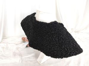 Ancien large et long col vintage en astrakan