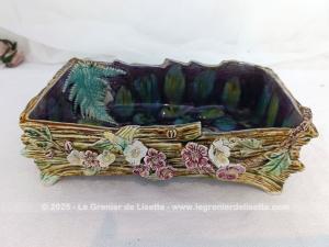 Ancienne petite jardinière barbotine signée imitation buche