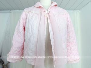 Liseuse vintage nylon rose avec manches Marque Dally