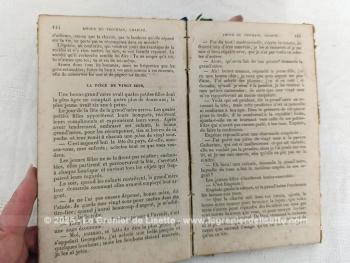 Ancien livre religieux  au titre de  