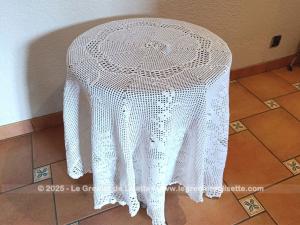 Belle nappe vintage ronde 8 pans crochet coton blanc/ivoire