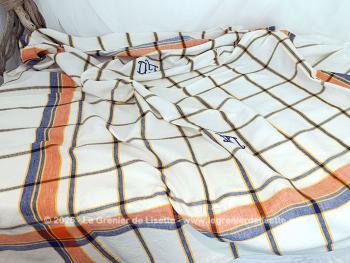 Belle nappe vintage monogrammes brodés GD