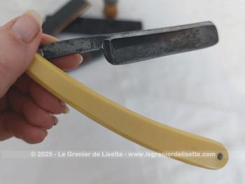 Voici un nécessaire vintage à barbe avec un blaireau, 2 coupe-choux dont un dans son étui et un polissoir dans son étui en cuir gravé.