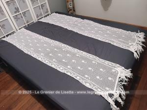Ancienne paire de rideaux longs et étroits fait main crochet