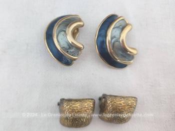 Bien originales, voici un  trio de paires de boucles d'oreille vintages à pince pour oreilles non percées, à détourner si on veut en décoration pour chaussures, cravates ou autres supers idées !