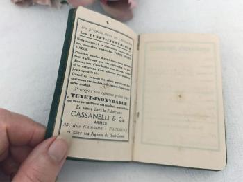 Ancien petit agenda de poche de 1933.Voici un ancien petit Agenda du Chasseur de juillet 1935 à juin 1936 et tout  ce qu'il faut pour les chasseurs.
