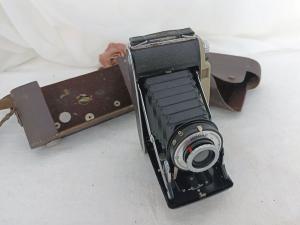 Ancien appareil photo à soufflets Kodak B11 avec étui origine