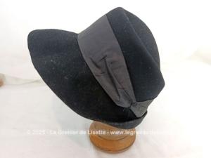 Chapeau vintage feutre noir large ruban et grand rebord