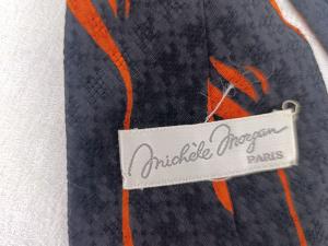 Belle et recherchée cravate soie Michèle Morgan années 70