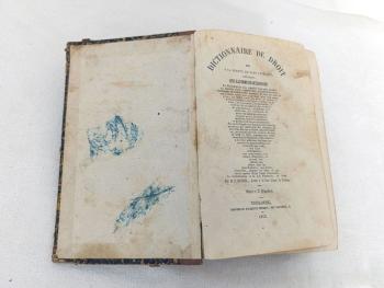 Vieux de plus 173 ans, voici un livre ancien de 1852 portant le titre de 