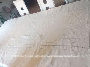 Superbe très grande nappe rectangulaire quadrillages jours et monogrammes HN