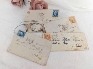 Bel assortiment XIX° avec 4 enveloppes timbres collection et pince-nez