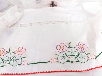 Grand tour de cheminée ou rideau broderies fait main – Image 4