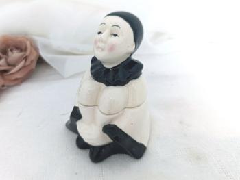 Voici une bonbonnière ou boite bien originale bonbonnière en 2 parties représentant Pierrot le Clown Blanc. Original !